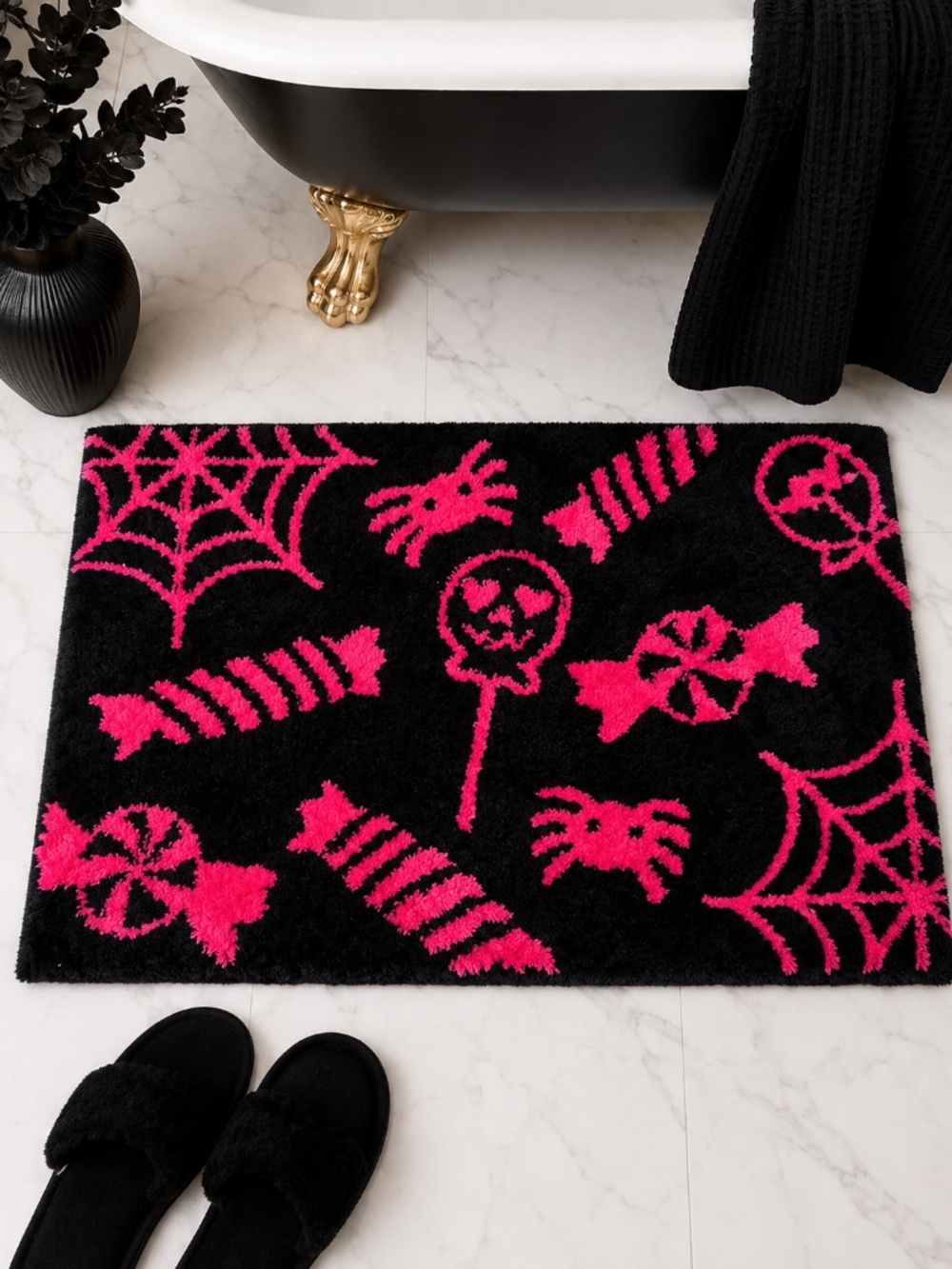 Betsey Johnson Halloween Bath Rug Pink Black Spider Candy 20x32 NWT